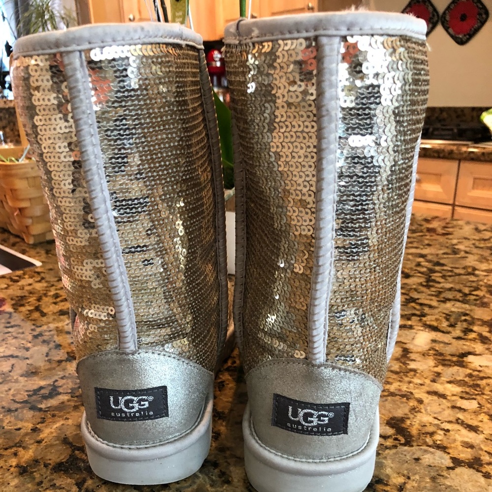 UGGS size 9